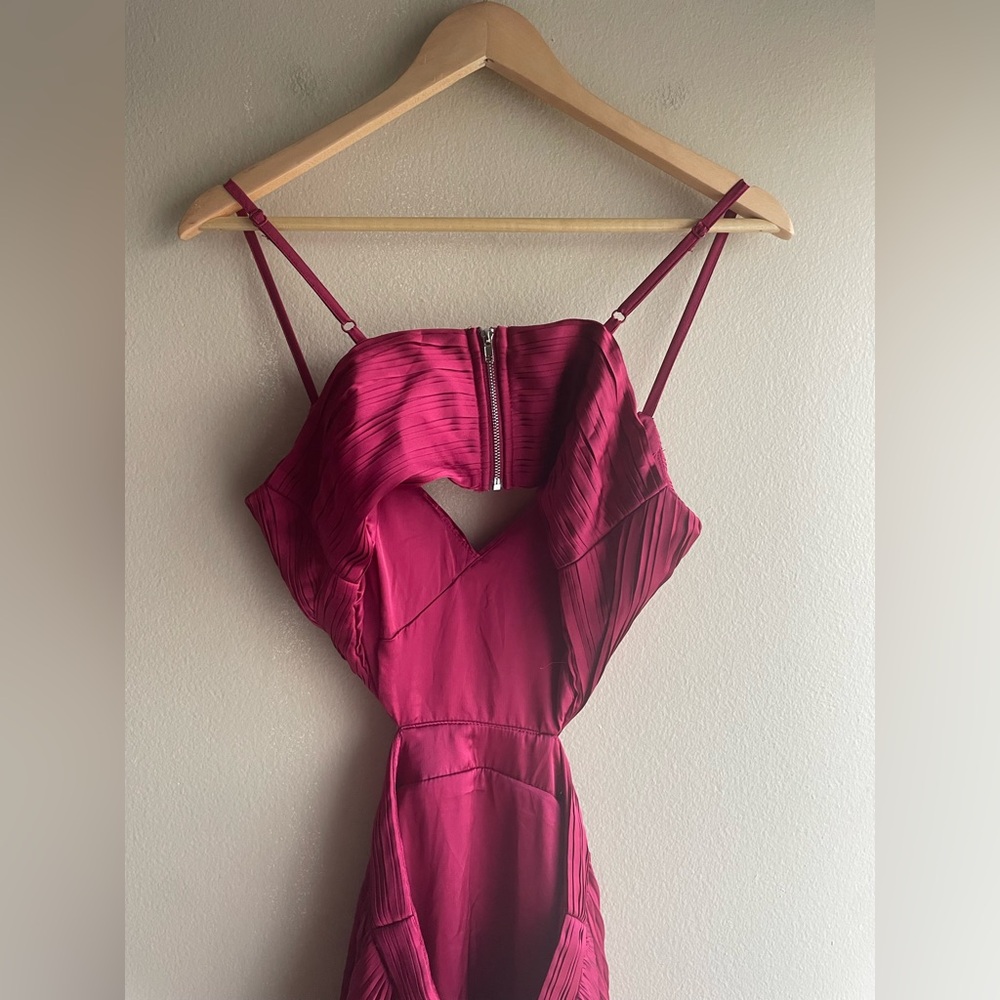 New Lulus Got the Glam Wine Red Pleated Cutout Maxi Dress Small - Picture 16 of 16